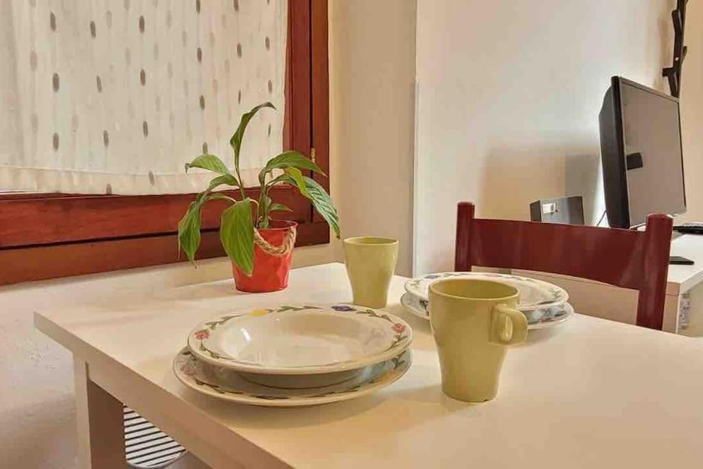 Comfortable Typical Old Style Apartment Milano Exteriör bild