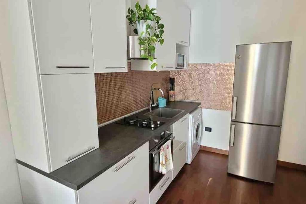 Comfortable Typical Old Style Apartment Milano Exteriör bild